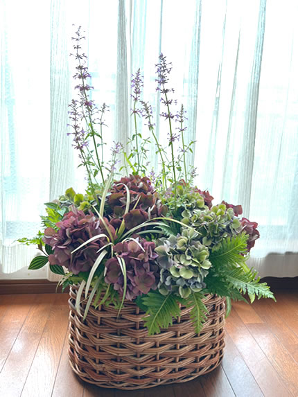 八潮市・三郷市・足立区に定期便でお花や寄せ植えをお届けいたします